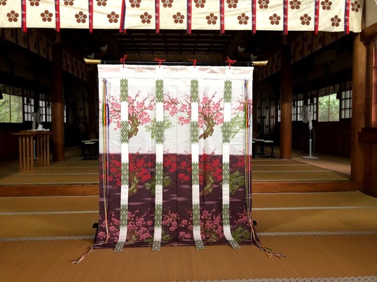 寝殿造の特徴と間取りとは？平安時代の調度品も画像で解説【寝殿造のインテリア】｜インテリアのナンたるか 