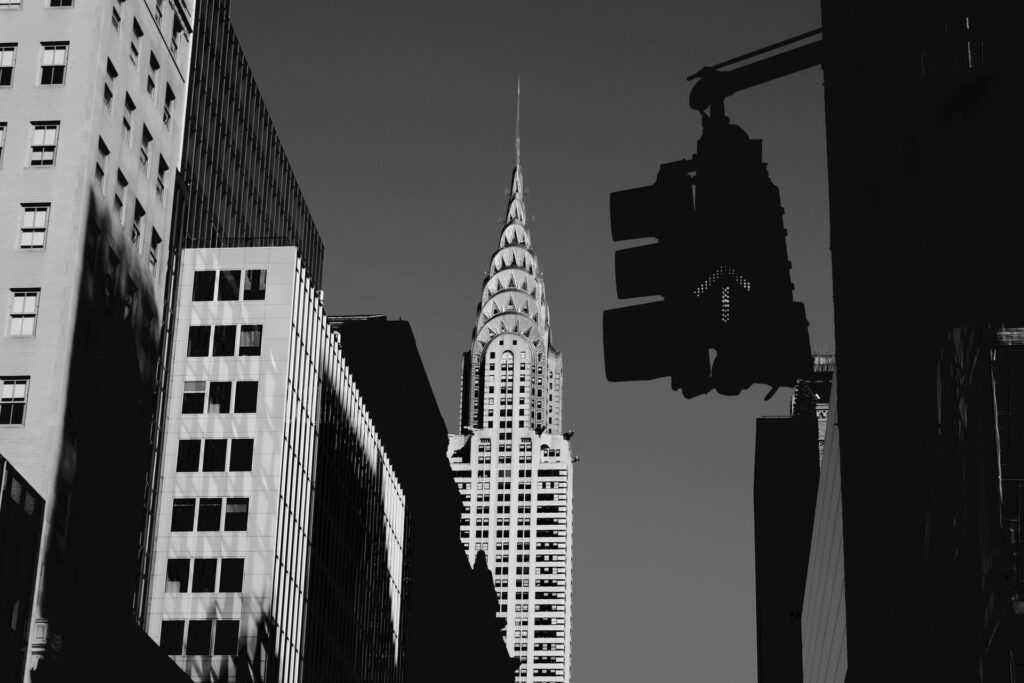 ニューヨークの象徴　アールデコデザインのエンパイアステートビル　タワーライトです