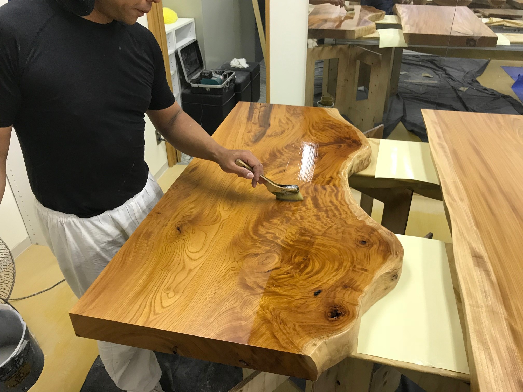 木製家具の塗装と基本工程とは?透明塗装の仕上げも画像で解説【木製家具の塗装①】|インテリアのナンたるか
